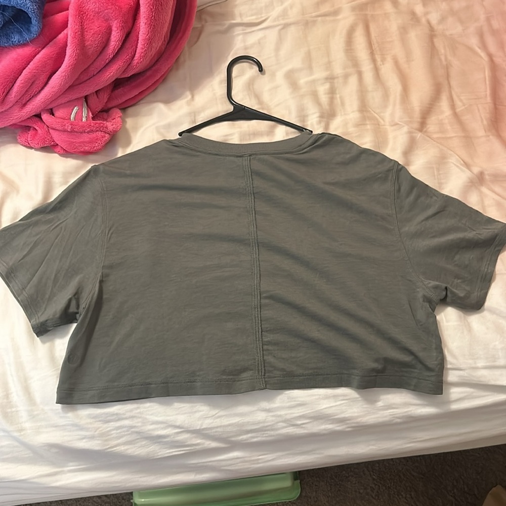 Lululemon Cropped Tee - Picture 2 of 3